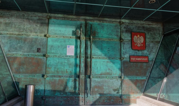 Spór w Izbie Najwyższej. Kasacja odrzuca wniosek o stanowisko w kwestii kary dożywotniego pozbawienia wolności. Spór w Izbie Najwyższej. Kasacja odrzuca wniosek o stanowisko w kwestii kary dożywotniego pozbawienia wolności.