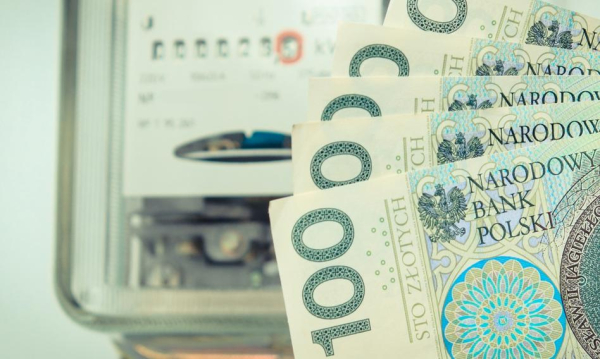 Dopłaty do prądu dla seniorów. Można dostać nawet 312 zł miesięcznie