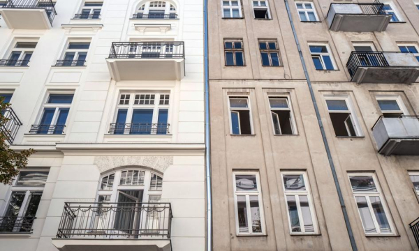 Tenement houses stalled for years? Ombudsman bemoans sluggish restitution panel.