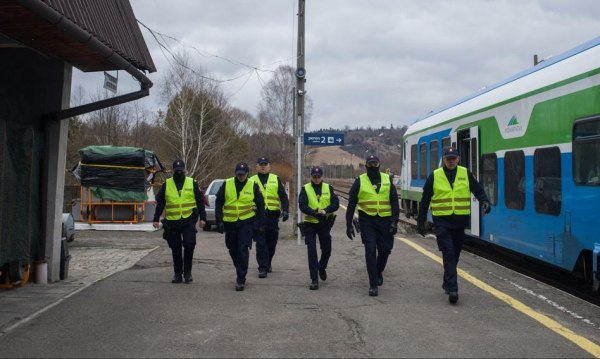 Pracownicy pilnie poszukiwani. Nawet 20 tys. zł pensji