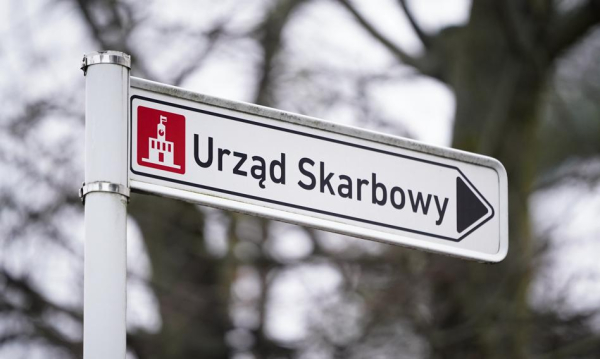 KSeF: Konstytucja bez wpływu. Resort Finansów poucza skarbówkę.