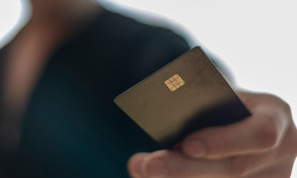 Koniec z okradaniem kart kredytowych. Nowa era cyberprzestępczości [PODCAST]