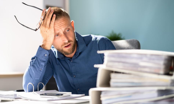 KSeF: Błędne terminy. Sporo firm może się na tym naciąć.