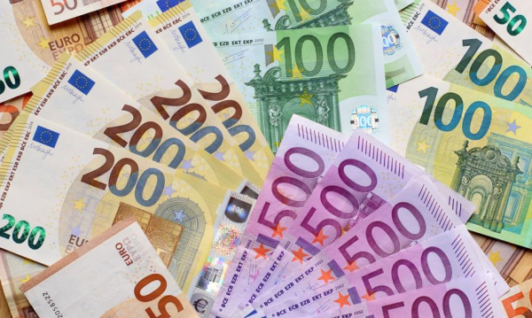 Euro bez zmian, frank w stagnacji. Dolar odzyskuje siły.