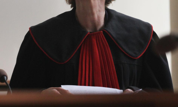 Gangster zagarnął majątek, śmierć rolnika. Dochodzenie umorzone.