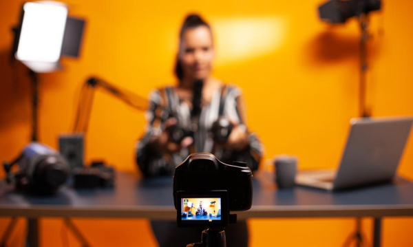 Bez mrugnięcia okiem płacą nawet 1000 zł za webinar. Branża rośnie i zarabia miliony