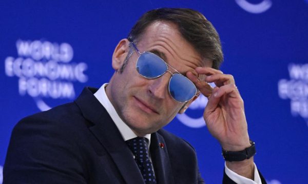 Okulary prezydenta Macrona nowym trendem. Notowania wytwórcy skoczyły o 70% (i stale idą w górę).