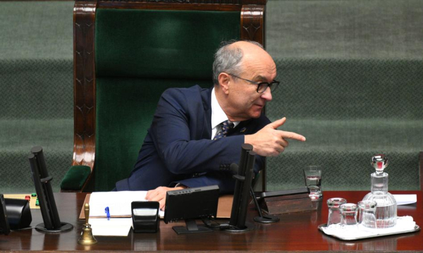 Pół kilograma ziemniaków na głowę posła. Tak zamawia jedzenie Sejm