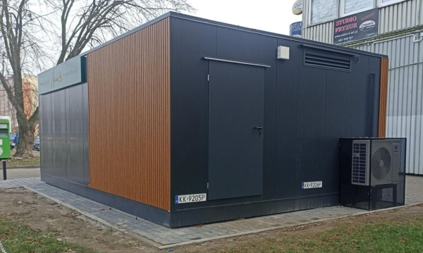 Drzymała byłby dumny. W Krakowie stanął kiosk… na kółkach