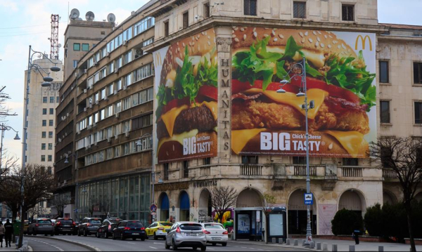 Światowa metropolia pionierem w blokowaniu promocji mięsa i paliw.