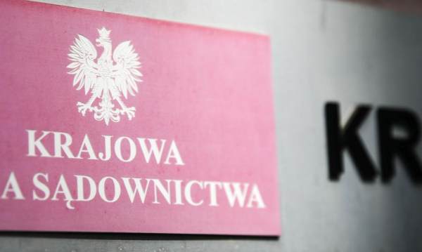 Policja wkroczyła do gmachu KRS.