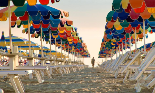 Inteligentna technologia skroi urlop. Algorytm nadzoruje finanse i personalizuje propozycje.