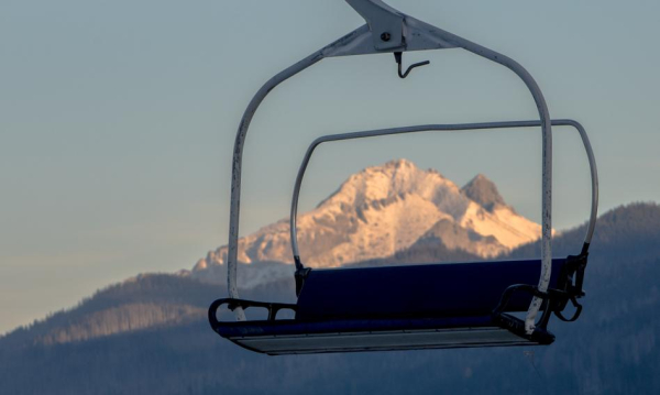Turystyka łapie oddech przed feriami. Mniej zadłużonych firm