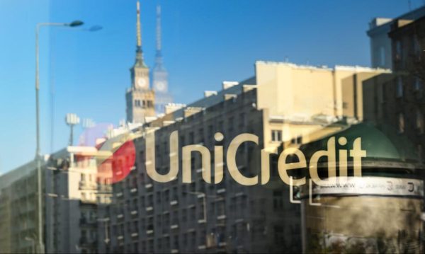 UniCredit wypuścił obligacje na kwotę 2 mld euro. UniCredit wypuścił obligacje na kwotę 2 mld euro.