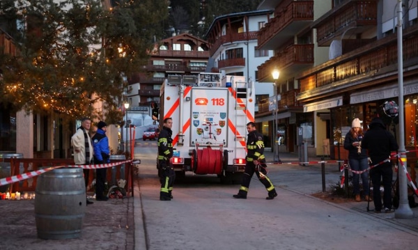 „Widziałem ludzi w ogniu.” Przerażające świadectwa z koszmaru w Crans-Montana. „Widziałem ludzi w ogniu.” Przerażające świadectwa z koszmaru w Crans-Montana.