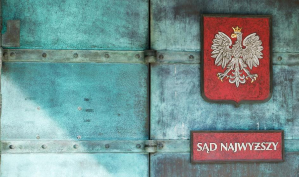 Zakaz podważania prerogatyw Prezydenta. SN dyscyplinuje sąd