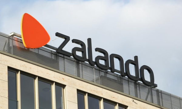 Zalando redukuje 2700 etatów poza Polską.