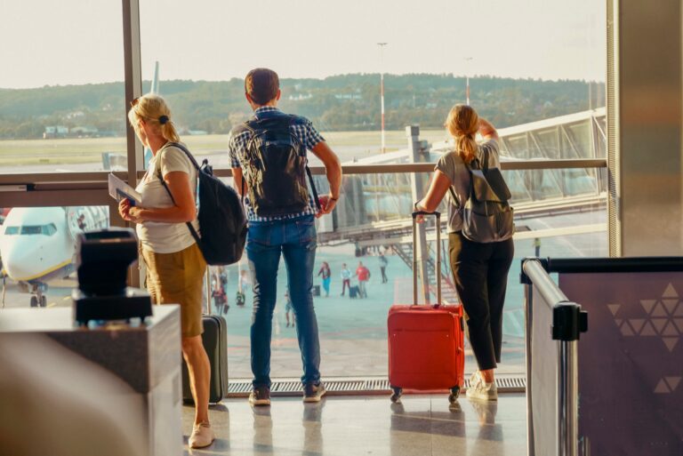 Tanie loty a bagaż kabinowy: Unijne regulacje w planach?