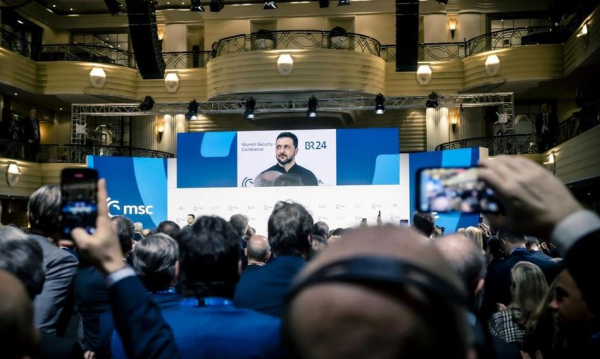 Tajne służby ostrzegają: Gigantyczny szturm wkrótce. Wołodia alarmuje z Monachium.