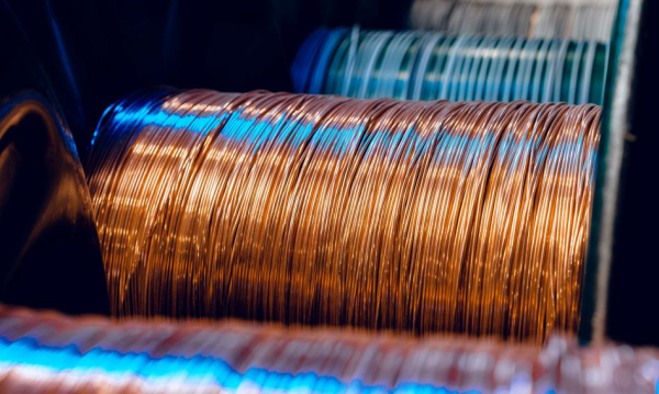 Londyńskie notowania miedzi z niewielkimi wahaniami.