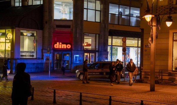 Dino pod obserwacją śledczych i policji. „Pracownicy traktowani przedmiotowo”