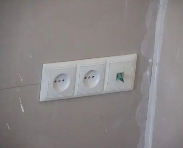 Który błąd w gniazdku elektrycznym rujnuje cały projekt: Sprawdź teraz