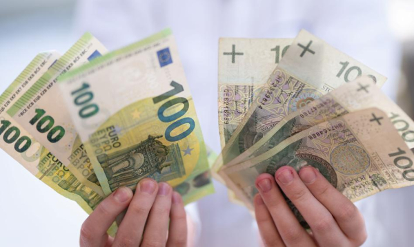 Euro do złotego: blisko poziomu 4,20. Szwajcarska waluta wciąż silna.