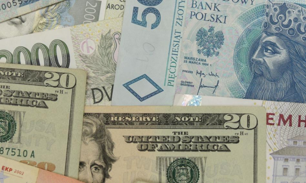 Euro: Brak zmian. Geopolityka a kurs złotego.