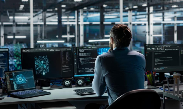 Informatycy coraz bardziej zaniepokojeni. Więcej niepewności, rosnący lęk przed sztuczną…