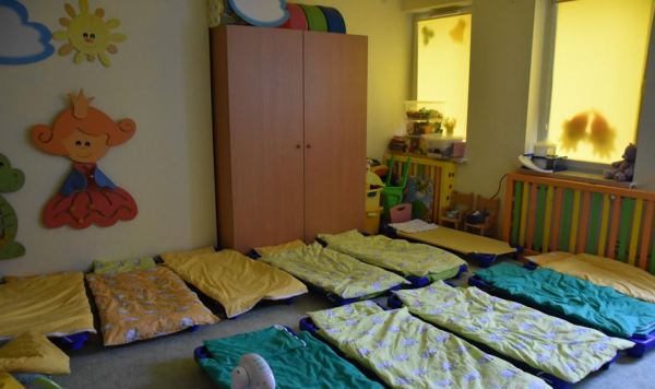 Razem lansuje przełom w edukacji przedszkolnej: tylko 18 maluchów, a nie 25.