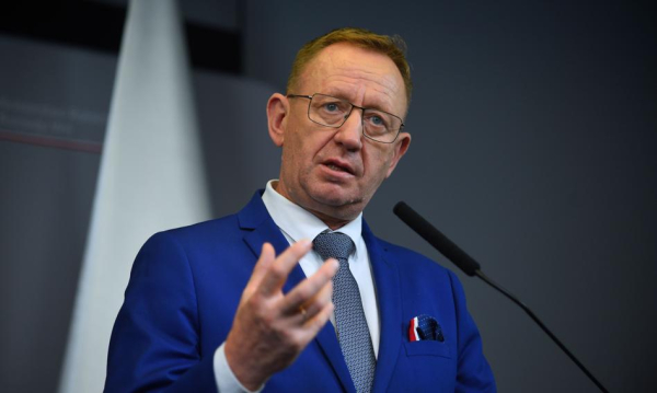 Robert Telus przywrócony. PiS: Tusk ponosi winę za skandal „działki&hellip;