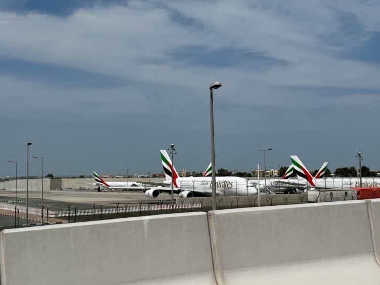 Anulowane kursy, drożejące bilety. Konflikt bliskowschodni dotyka podróżnych.