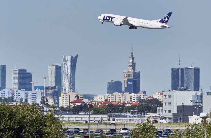 Arabska odbudowa lotnictwa postępuje, pomimo konfliktu w Zatoce.