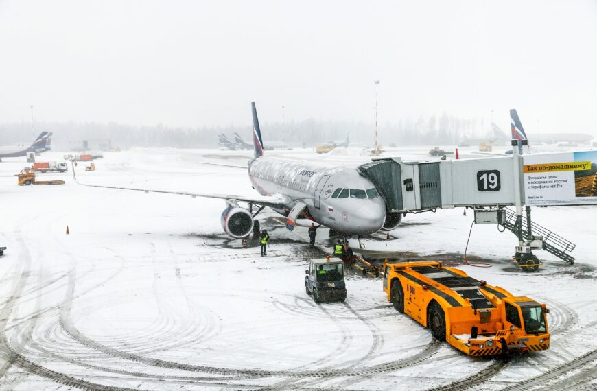 Nowy ryzykowny sport: podniebne wojaże rosyjskimi liniami.