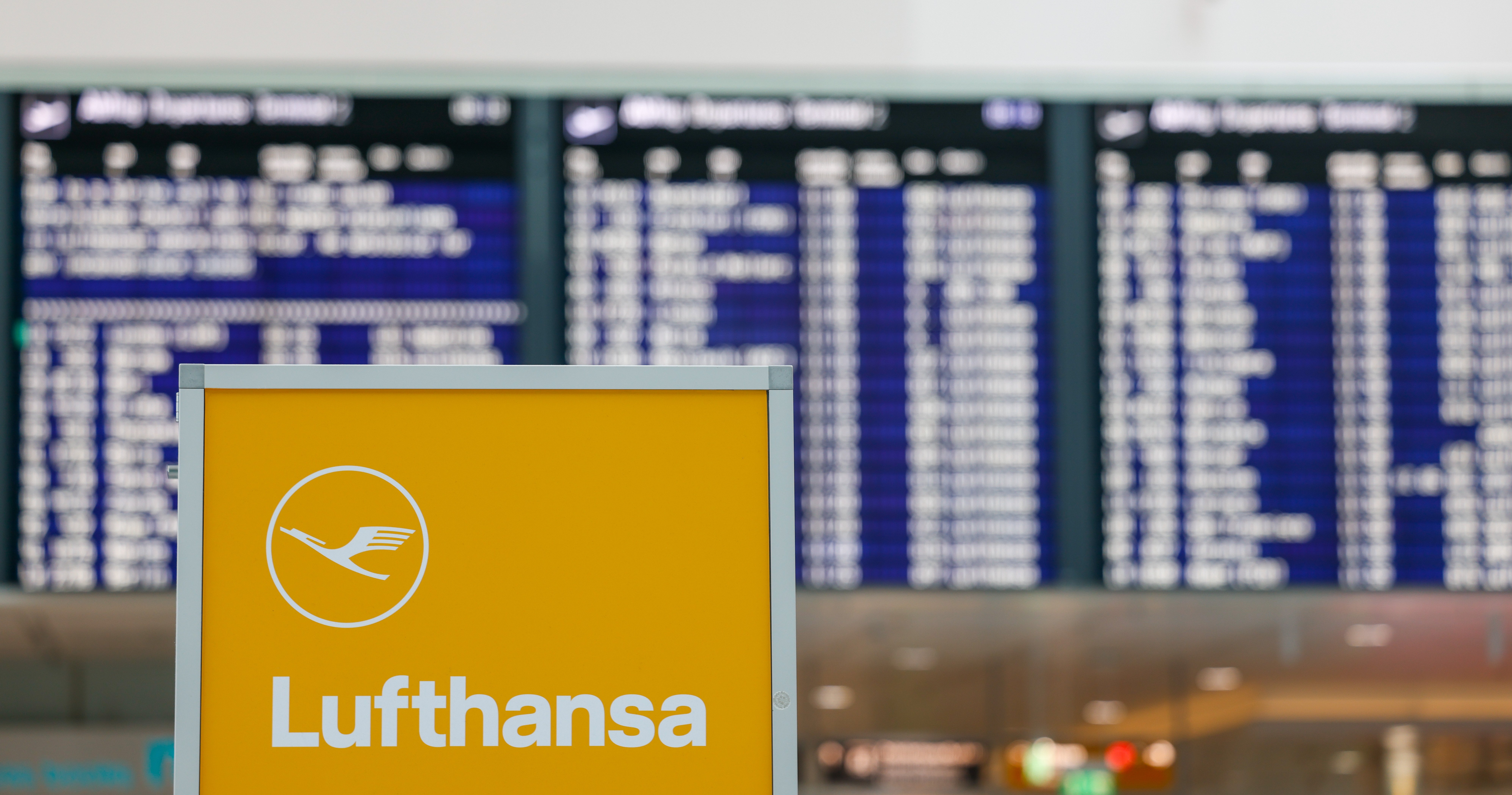 Lufthansa: protest pilotów. Skasowano 7 na 10 lotów. Kłopoty podróżnych. 2