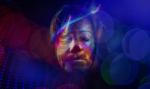 NEWS FIN 44 Skandal AI. Fotografia pedagożki bez ubrania wygenerowana przez SI. Szef…