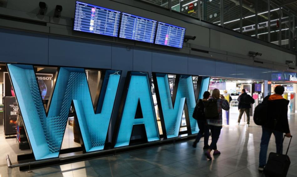 Dwa bliskowschodnie samoloty zmierzają do Warszawy. Zamieszanie w planie lotów na Okęciu.