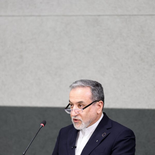 NEWS FIN 42 Iran: Ormuz pozostanie otwarty? Minister uspokaja rynki.