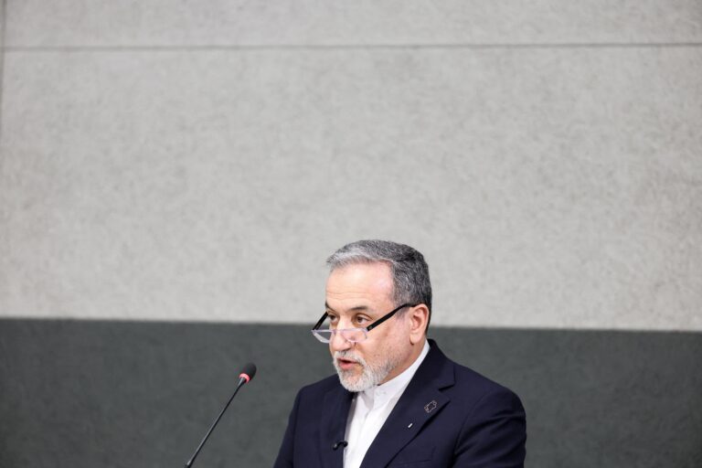 Iran: Ormuz pozostanie otwarty? Minister uspokaja rynki.