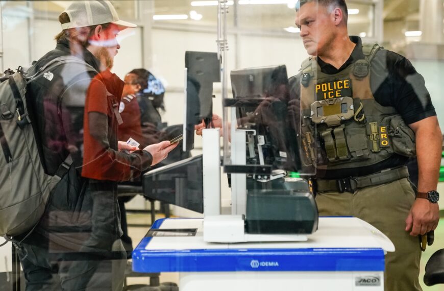 NEWS FIN 70 Trump przywrócił wypłaty, lecz zamieszanie nie ustaje. Amerykańskie porty lotnicze nadal sparaliżowane.