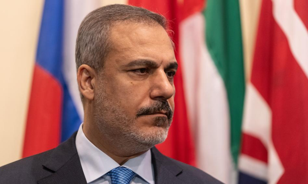 Fidan interweniuje: Czy Turcja powstrzyma „absurdalny konflikt” z Iranem?