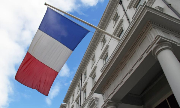 NEWS FIN 16 Francja: Burmistrzowie usuwają unijne sztandary