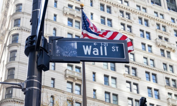 Wojna spustoszyła giełdy, lecz Wall Street znosi ją najlepiej. Ile&hellip;