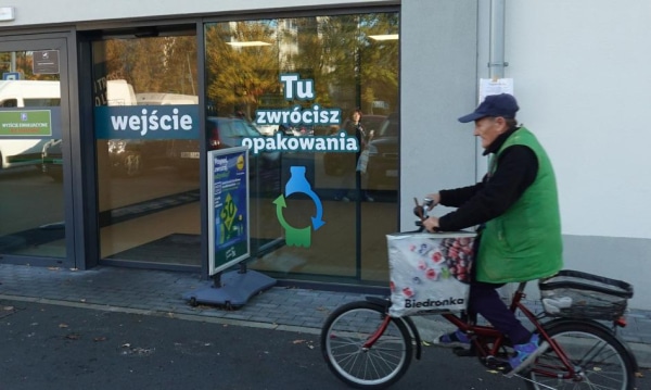 Emerytowany inżynier odzyskuje plastik. Sposób na zarobek?