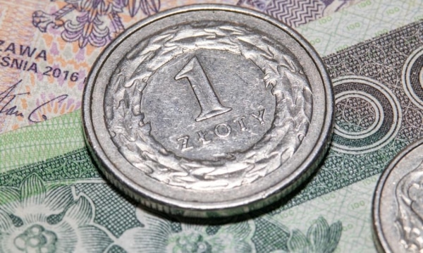 NEWS FIN 49 Ministerstwo Finansów uplasowało sześć transz obligacji za łączną kwotę 7,3…