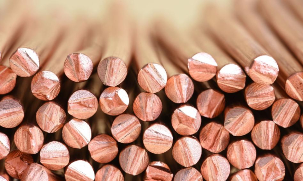 Miedź: najniższa cena od przeszło kwartału. Bliskowschodni konflikt tłumi popyt.