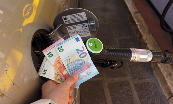 Taniej niż 2 euro za litr? Włoska interwencja cenowa wchodzi w życie.