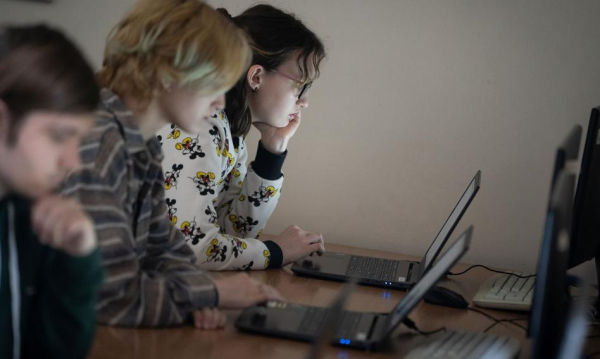 NEWS FIN 16 Przytłoczeni i osamotnieni. Rządowy program wsparcia dla młodych startuje.