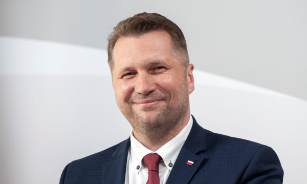 Czarnek rzekomo użył funduszy europejskich na odnawialne źródła energii.