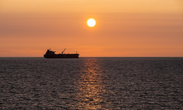 NEWS FIN 18 Ropa: Dostawa nową drogą. Tankowiec omija cieśninę Ormuz i dopływa.